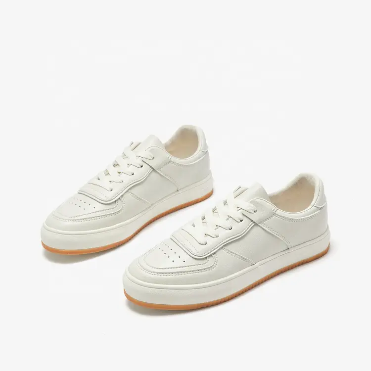 China Lace-up New Style Outdoor Unisex Beige Sneaker Comfortable Casual Shoes for Men Featured Image